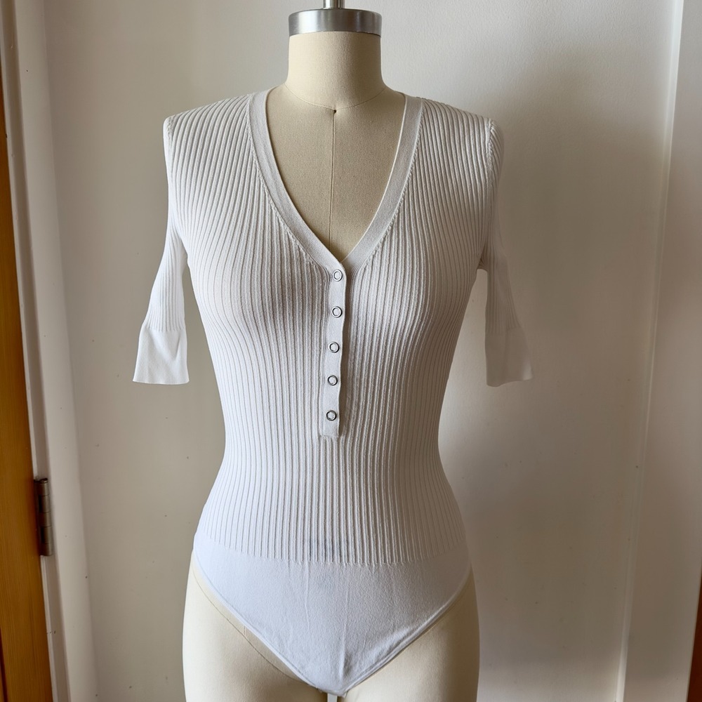 A.L.C. Toni Ribbed-Knit Henley Bodysuit-White-V-neck Half Sleeve-Size XS